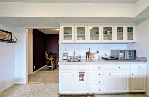Dundee Casa | Red Hills Vacation ~ Three Bedroom Guest Suite with a Private Hot Tub and Sauna
