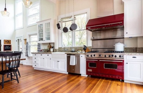 Paso Robles Casa | Red House Paso- Modern Farmhouse Downtown