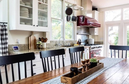 Paso Robles Casa | Red House Paso- Modern Farmhouse Downtown