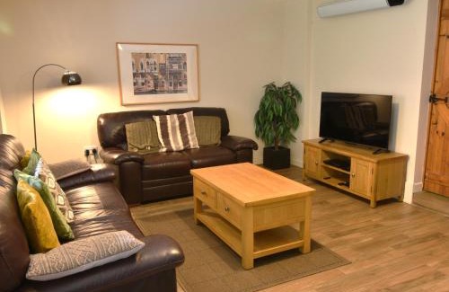 Whitland Casa | Red Kite