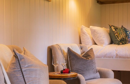 Maidensgrove Apartamento | Red Kite Retreat - Bluebell - Shepherds Hut 1