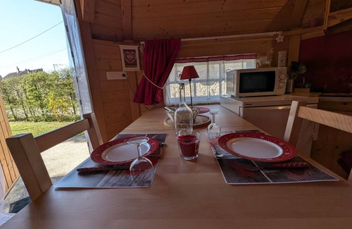 Mantoche Cabaña | Kota rojo con aire acondicionado, escapada natural para dos cerca del Saona