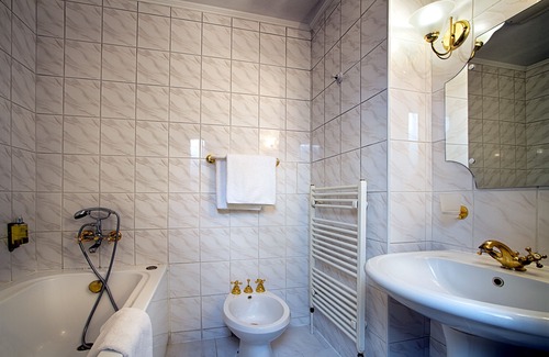 Hradcany Hotel | Red Lion