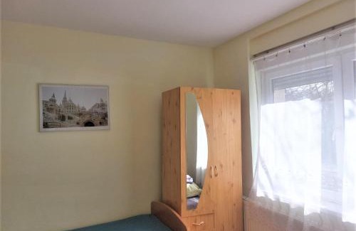 Kispest Apartamento | Red Locomotive Apartment
