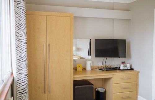 Headington Casa | Red Mullions Guest House