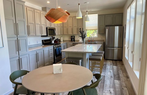 Santa Rosa Casa | Red Pepper Retreat-heated pool, hot tub,walk, hike and/or bike to Annadel Trail