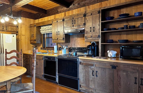 Sparta Cabina | Red River House on the New River.