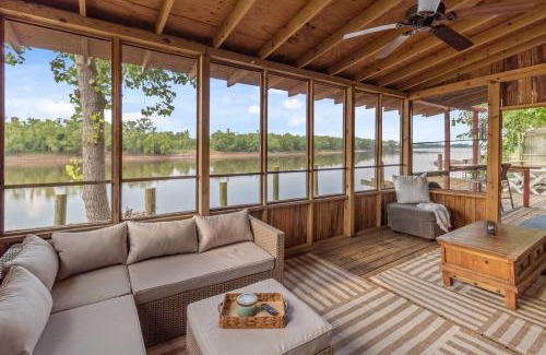 Shreveport Cabina | Red River Lodge With Panoramic River View