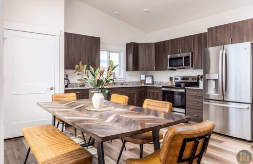 Kanab Casa | Red Rock Hiking Retreat l Primrose by Stay