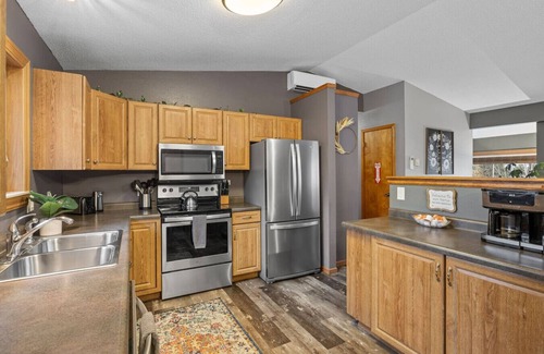 Colonial Pine Hills Casa | Red Rock Retreat Private Hot Tub