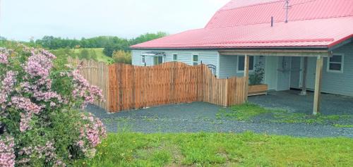 Lunenburg Casa | Red Roof Bed & Breakfast