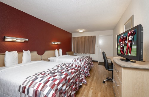 Roseville Hotel | Red Roof Inn Detroit - Roseville/ St Clair Shores