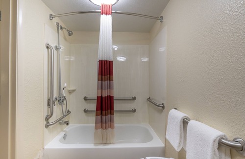Greensboro Hotel | Red Roof Inn Greensboro Coliseum
