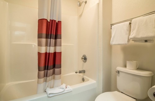 Greensboro Hotel | Red Roof Inn Greensboro Coliseum