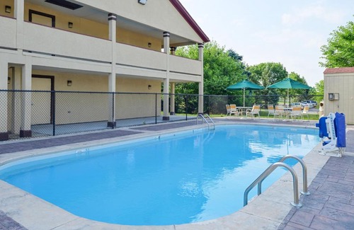 Greenwood Hotel | Red Roof Inn Indianapolis - Greenwood