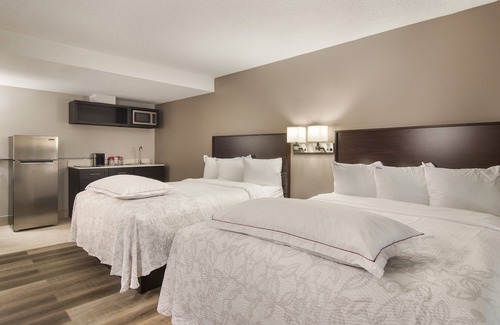 Erie Hotel | Red Roof Inn PLUS+ & Suites Erie