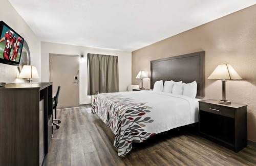 Duncan Hotel | Red Roof Inn & Suites Duncan