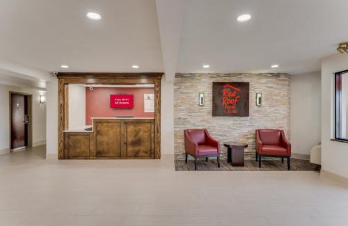 Middletown Hotel | Red Roof Inn & Suites Newport - Middletown, RI