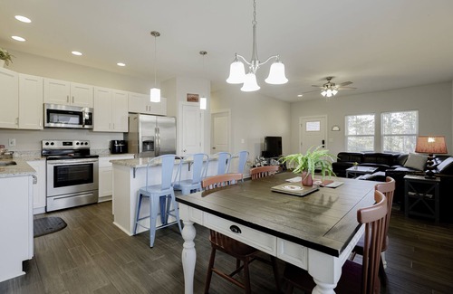 Chapin Casa | Red Rooster of Chapin