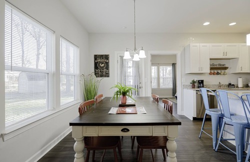 Chapin Casa | Red Rooster of Chapin