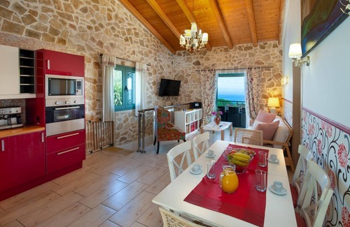Gaios Villa | Villa privada con vistas espectaculares, piscina infinita, a solo 3 minutos en coche de Gaios