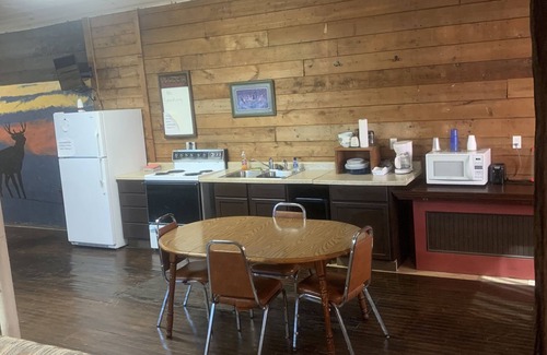 Claire City Cabina | Red Side Inn Lodge