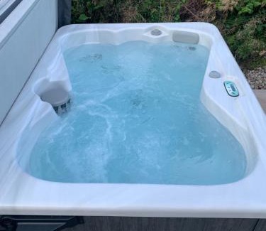 Oban Casa | Red Squirrel Pod with Hot Tub