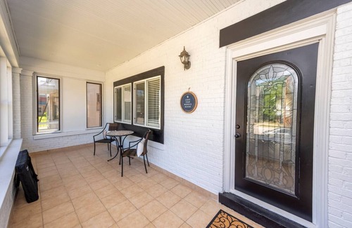 Michigan City Casa | Red Zen | HotTub-all yr | Firepit | Grill | DogsOK