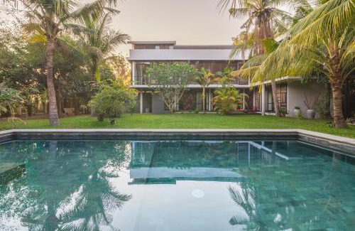 Siem Reap Casa | RedBox House - Private Luxury Modern Style 5 Bedrooms Villa