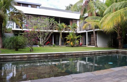 Siem Reap Casa | RedBox House - Private Luxury Modern Style 5 Bedrooms Villa