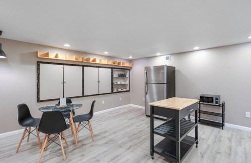 Sunset Apartamento | Redbud Respite :: Peaceful & Central