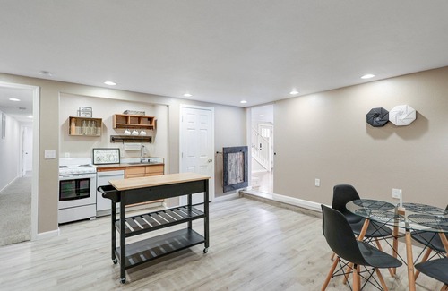 Sunset Apartamento | Redbud Respite :: Peaceful & Central