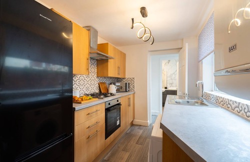 Redcar Casa | Redcar Retreat – 3BR for Families & Contractors