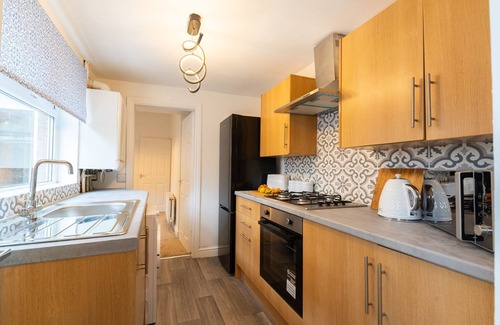 Redcar Casa | Redcar Retreat – 3BR for Families & Contractors