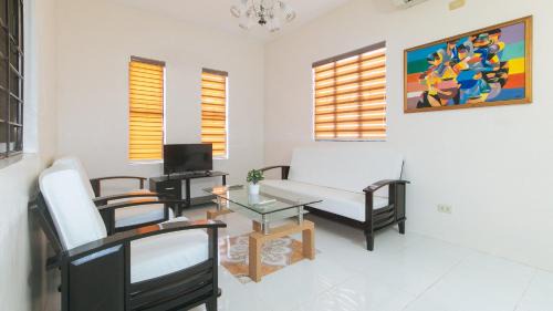 Moonwalk Hotel | RedDoorz @ Alquiza Residences Paranaque