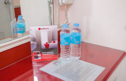 Downtown Cebu Hotel | RedDoorz @ Bonifacio St Cebu