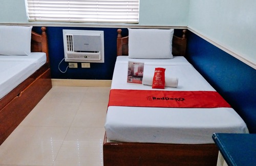 Downtown Cebu Hotel | RedDoorz @ Bonifacio St Cebu