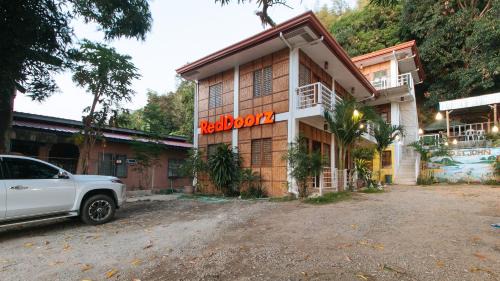 San Juan Hotel | RedDoorz @ Camp Saint John Hotel La Union