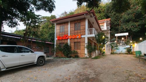 San Juan Hotel | RedDoorz @ Camp Saint John Hotel La Union