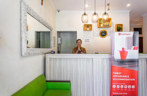 Astana Anyar Casa | RedDoorz near Alun Alun Bandung 2
