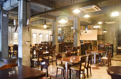 Klojen Hotel | RedDoorz near Kampung Warna Warni