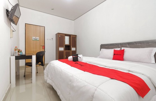 Banjarmasin Casa | RedDoorz near RSU Suaka Insan