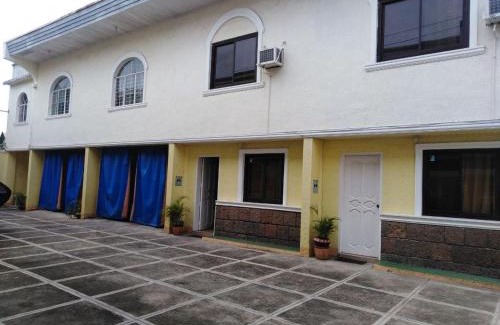 Poblacion Hotel | RedDoorz near SM Batangas City