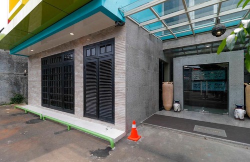 Cawang Casa | RedDoorz Plus near Halim Perdanakusuma 2