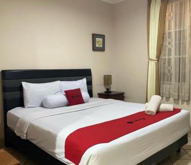 Hegarmanah Casa | RedDoorz Plus near Parahyangan University