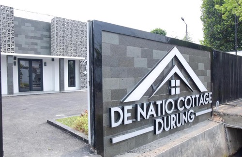 Medan Casa | RedDoorz Plus near UNIMED Medan