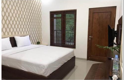 Candi Binangun Hotel | RedDoorz Syariah at Omah Sawah