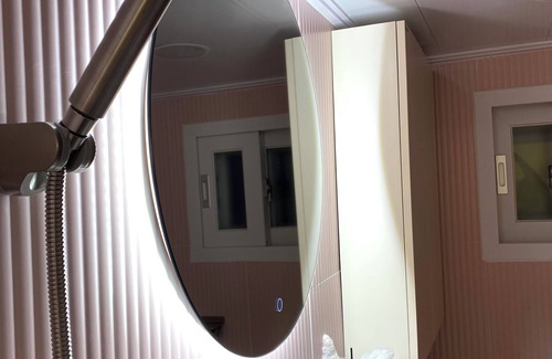 Hapjeong-dong Apartamento | Redecorated 2 bedroom flat near Hongdea in Mangwon market