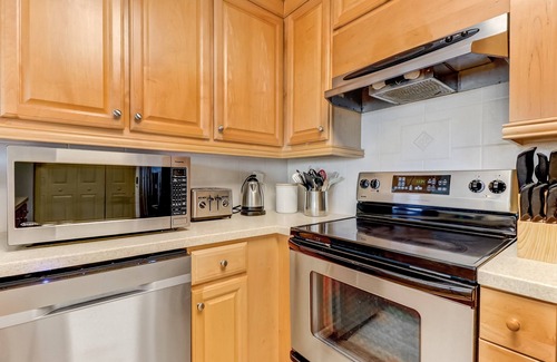 Fernandina Beach Casa | Redecorated Pet Friendly Home by RedAwning