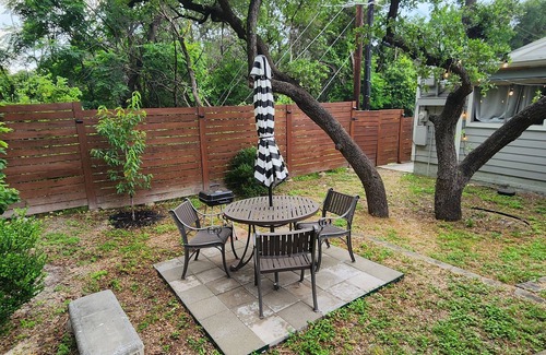 South Lamar Casa | Redemption in South Austin